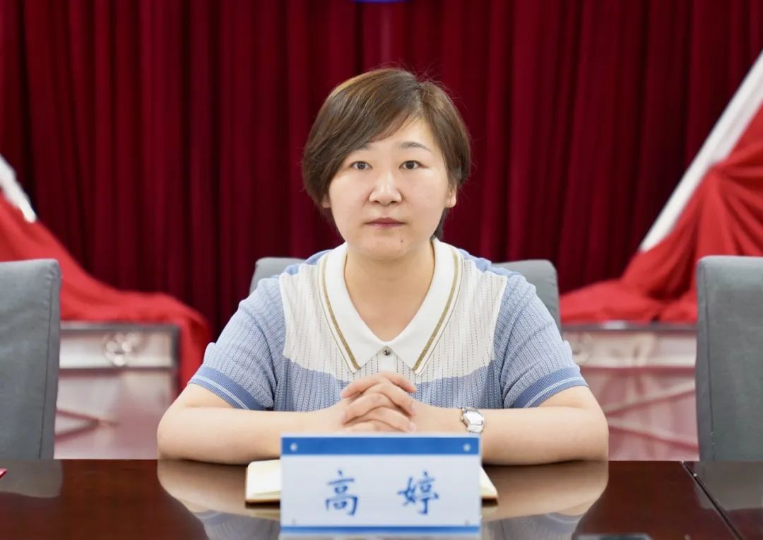 高婷参加揭牌仪式.jpg