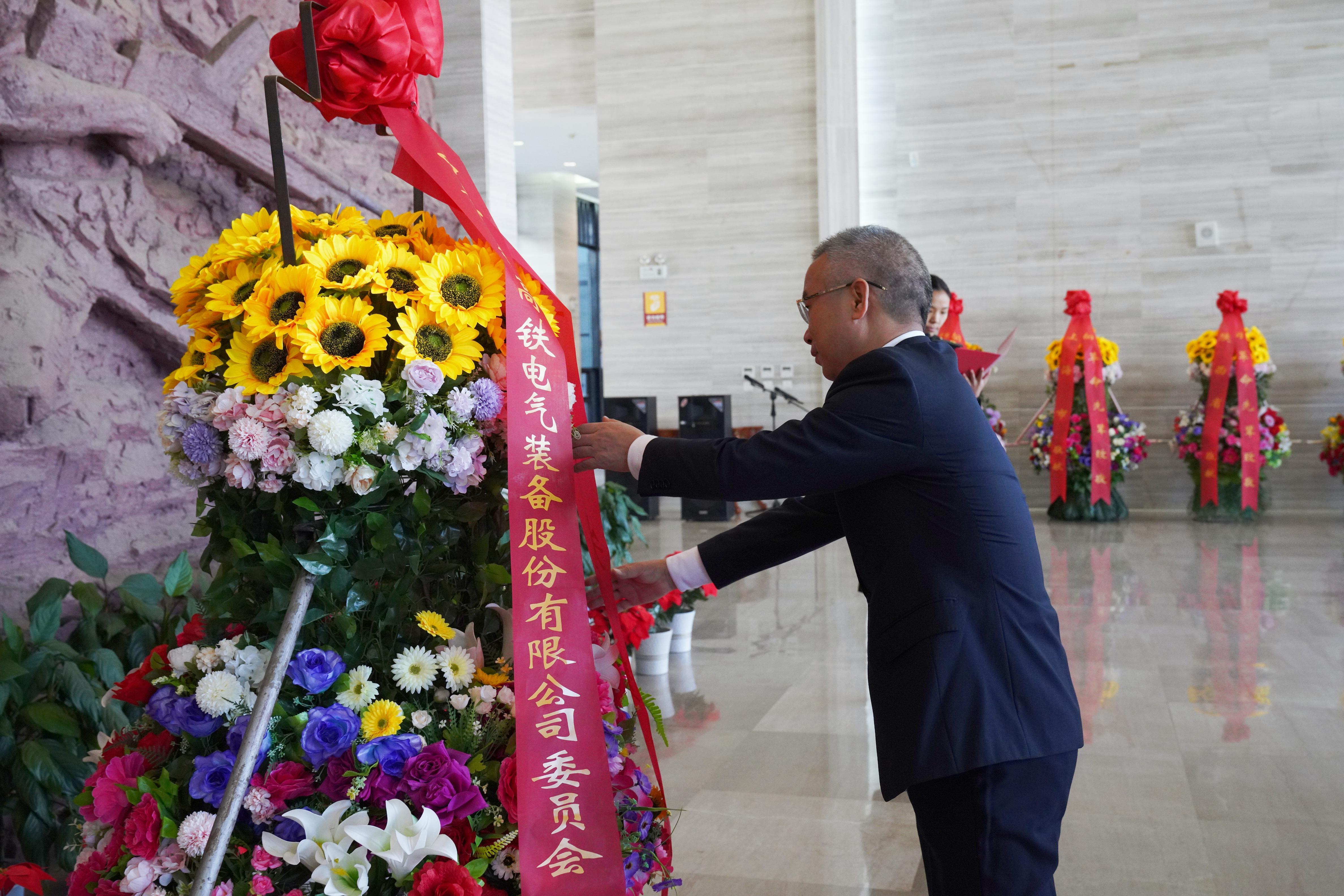 301701335646404645.jpeg 扶挽联.jpg