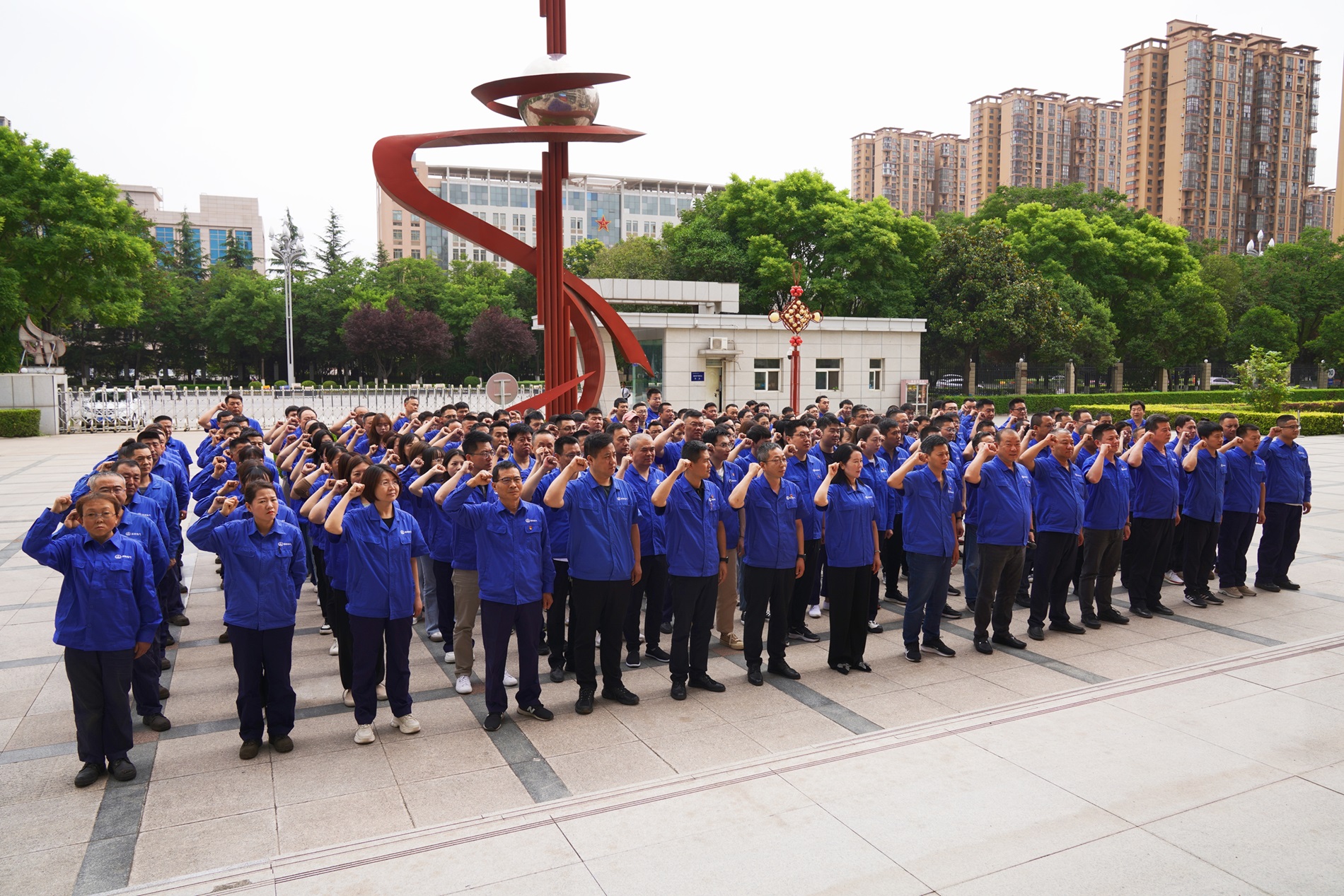 机关楼-宣誓 - 副本.jpg